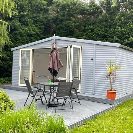 Detached Bungalow II Big Garden II Pet Friendly Villa Hednesford Kültér fotó