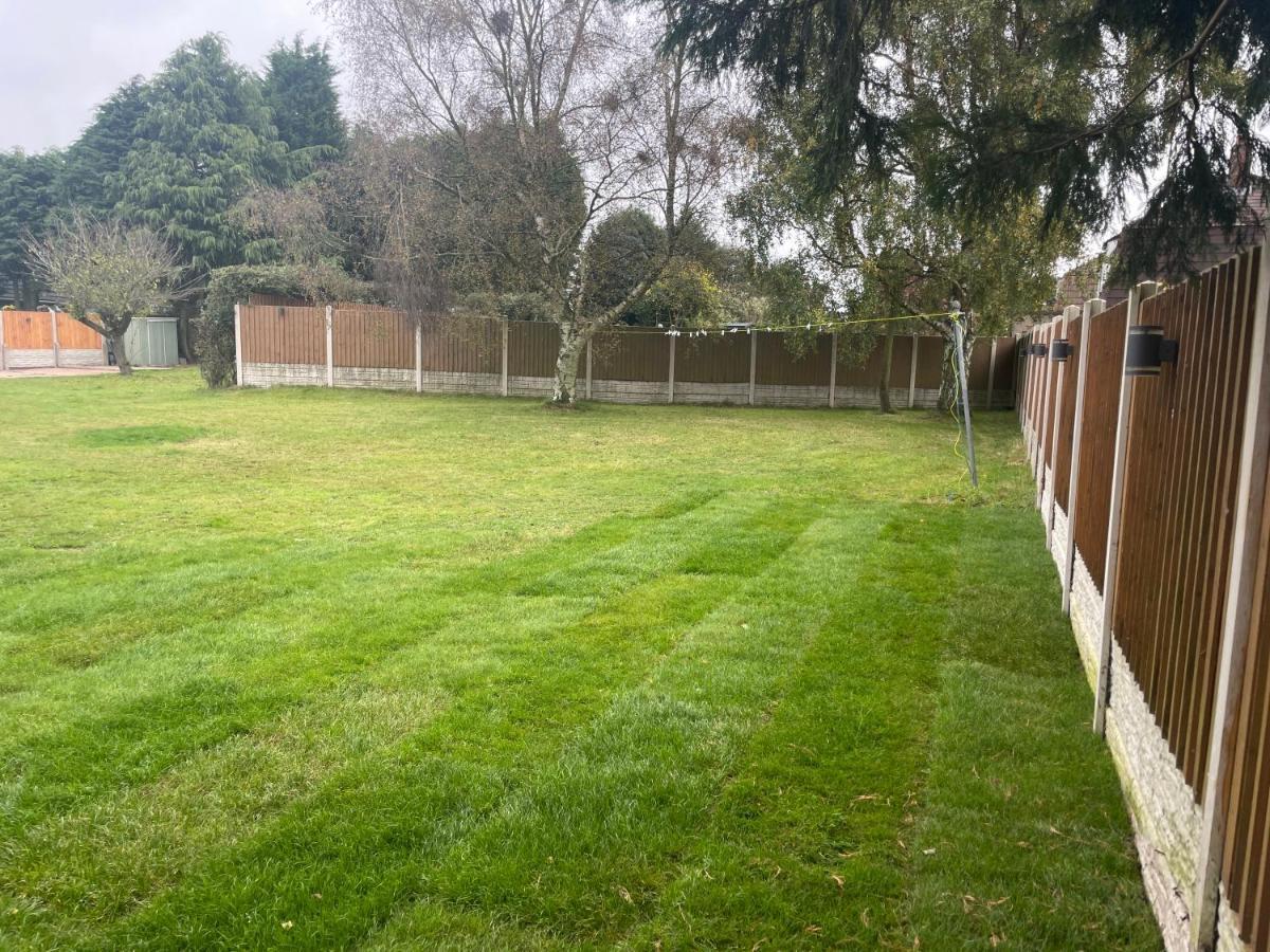 Detached Bungalow II Big Garden II Pet Friendly Villa Hednesford Kültér fotó